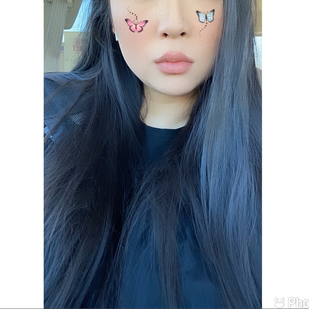 Meet your Posher, Flora